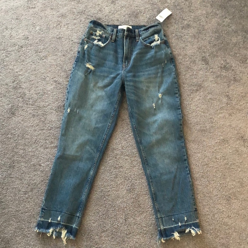 Abercrombie high rise mom jeans NWT